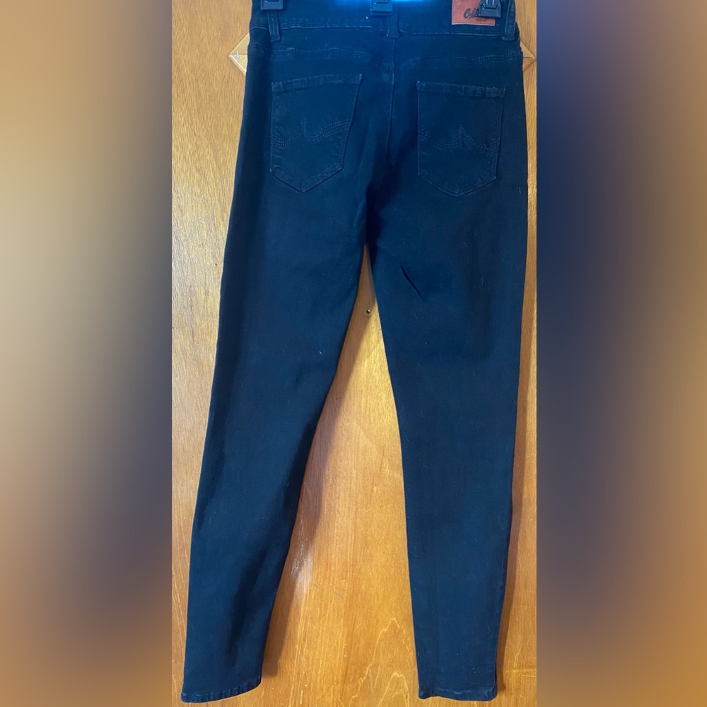 2 JEANS SIZE 9 CALIFORNIA VINTAGE. 1 Black & 1 Blue.